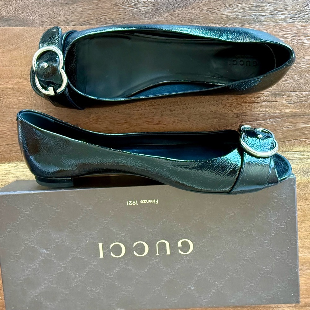 GUCCI Black Patent Leather Flats with Silver Double-G Hardware